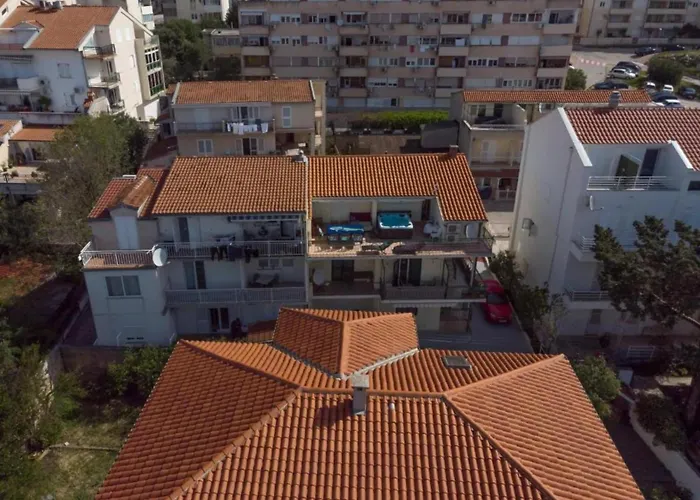 Ribarevi - With Balcony Apartamento